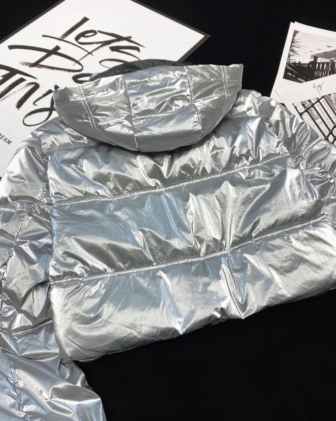 Trendy glänzende Puffer