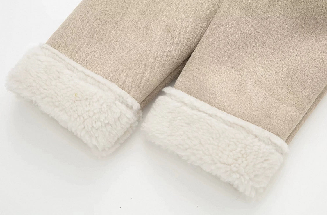 Helle Lederjacke mit Flauschkragen-Ärmel