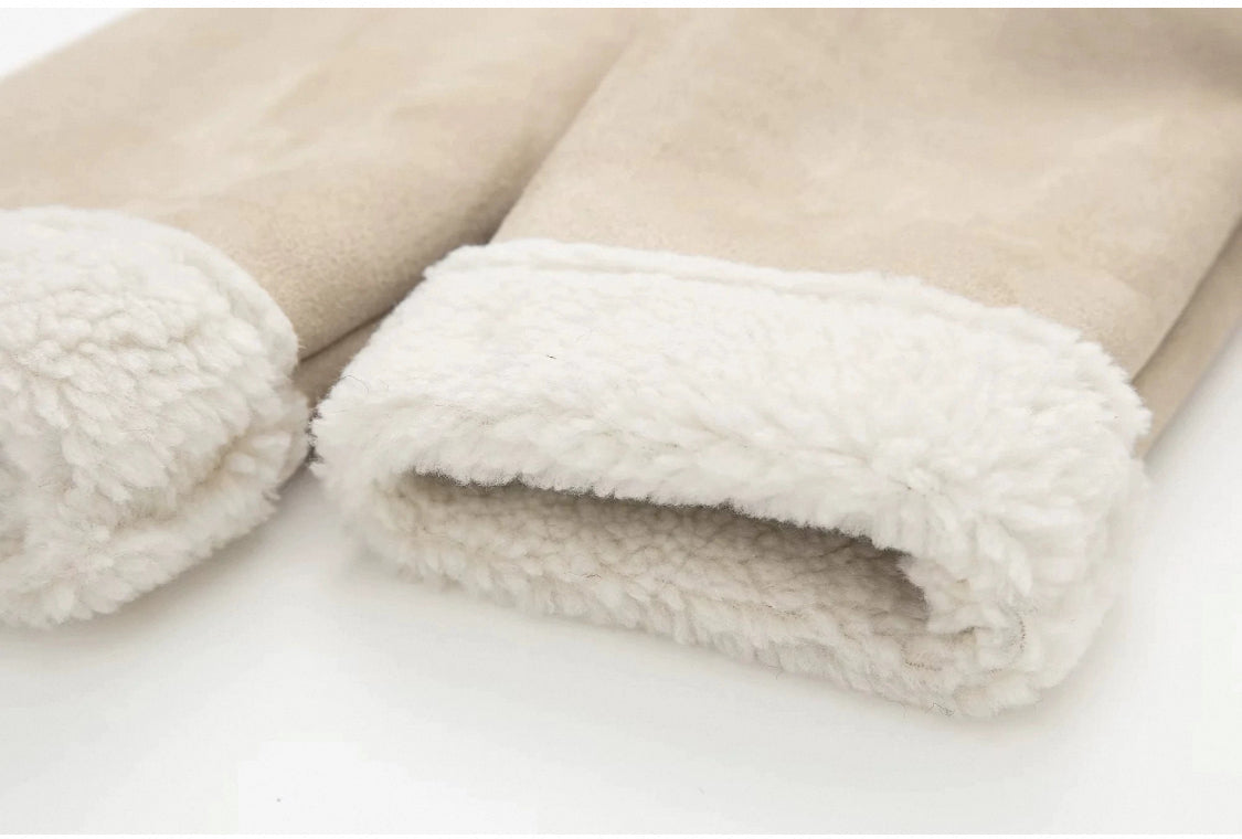 Helle Lederjacke mit Flauschkragen-Ärmel