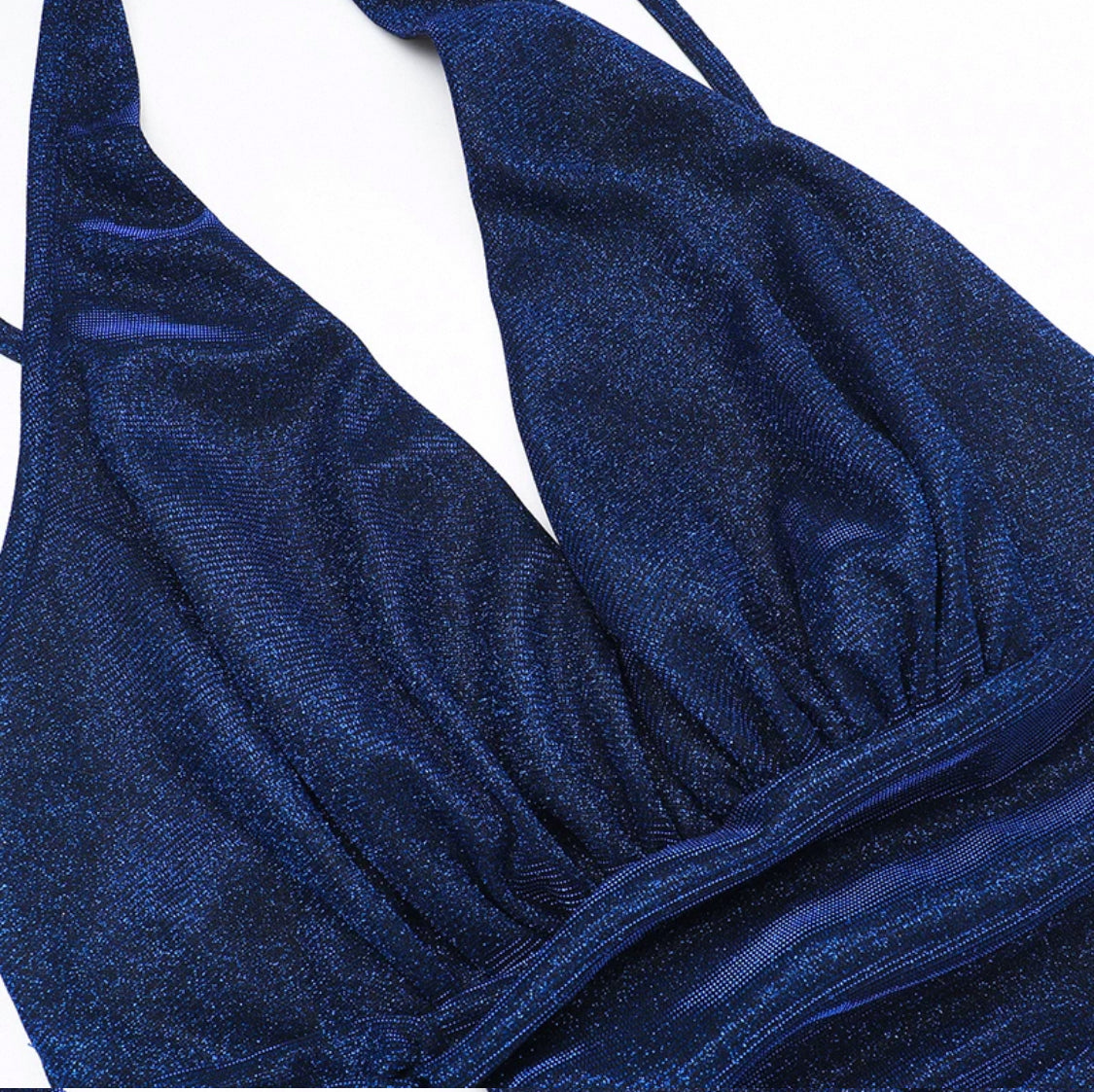 Blaues Kleid mit Beinausschnitt