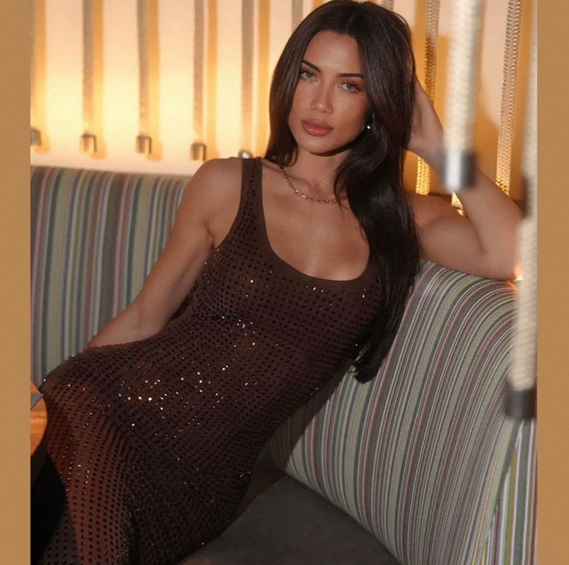 Glimmerndes rückenfreies Kleid