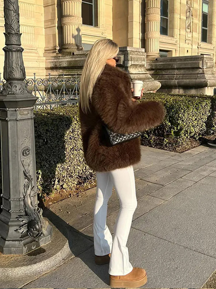 Gefüllter Pelzmantel