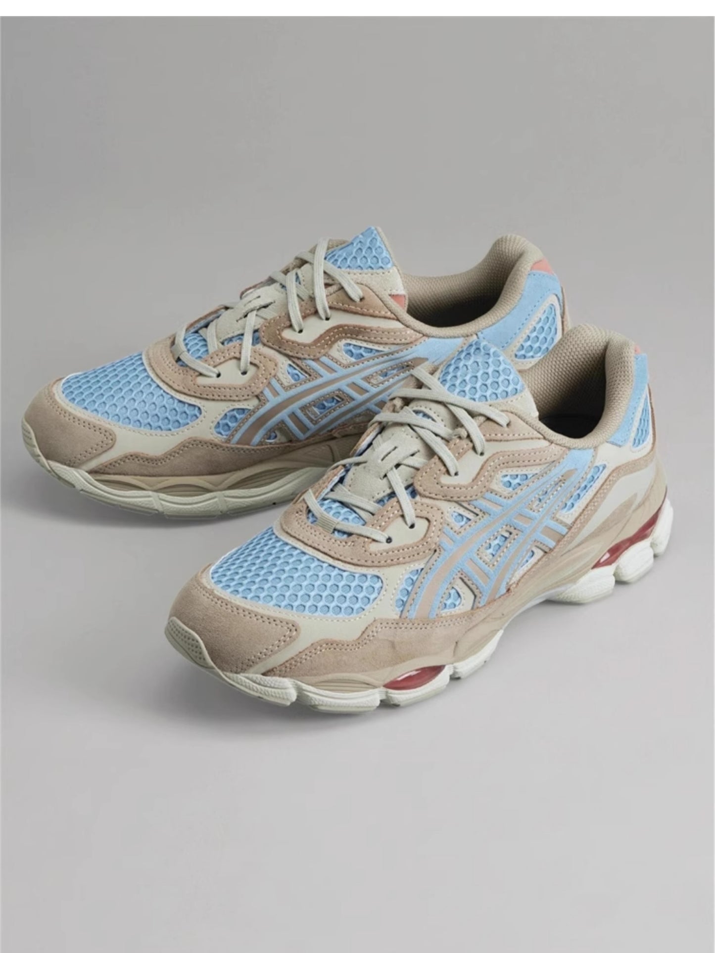 SNEAKER RUNNER