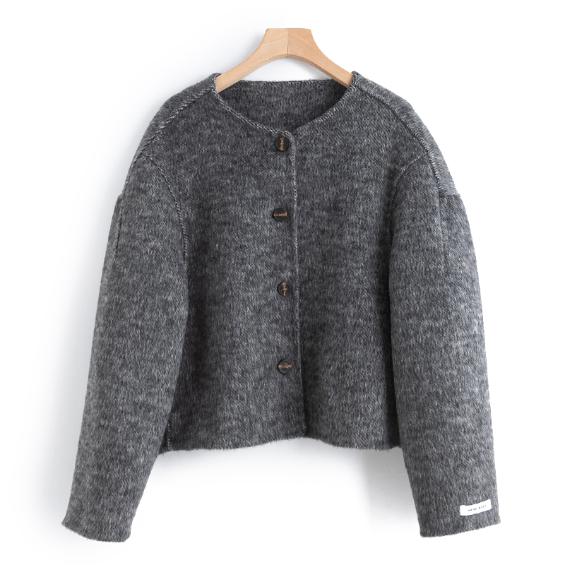 Grauer Strickcardigan