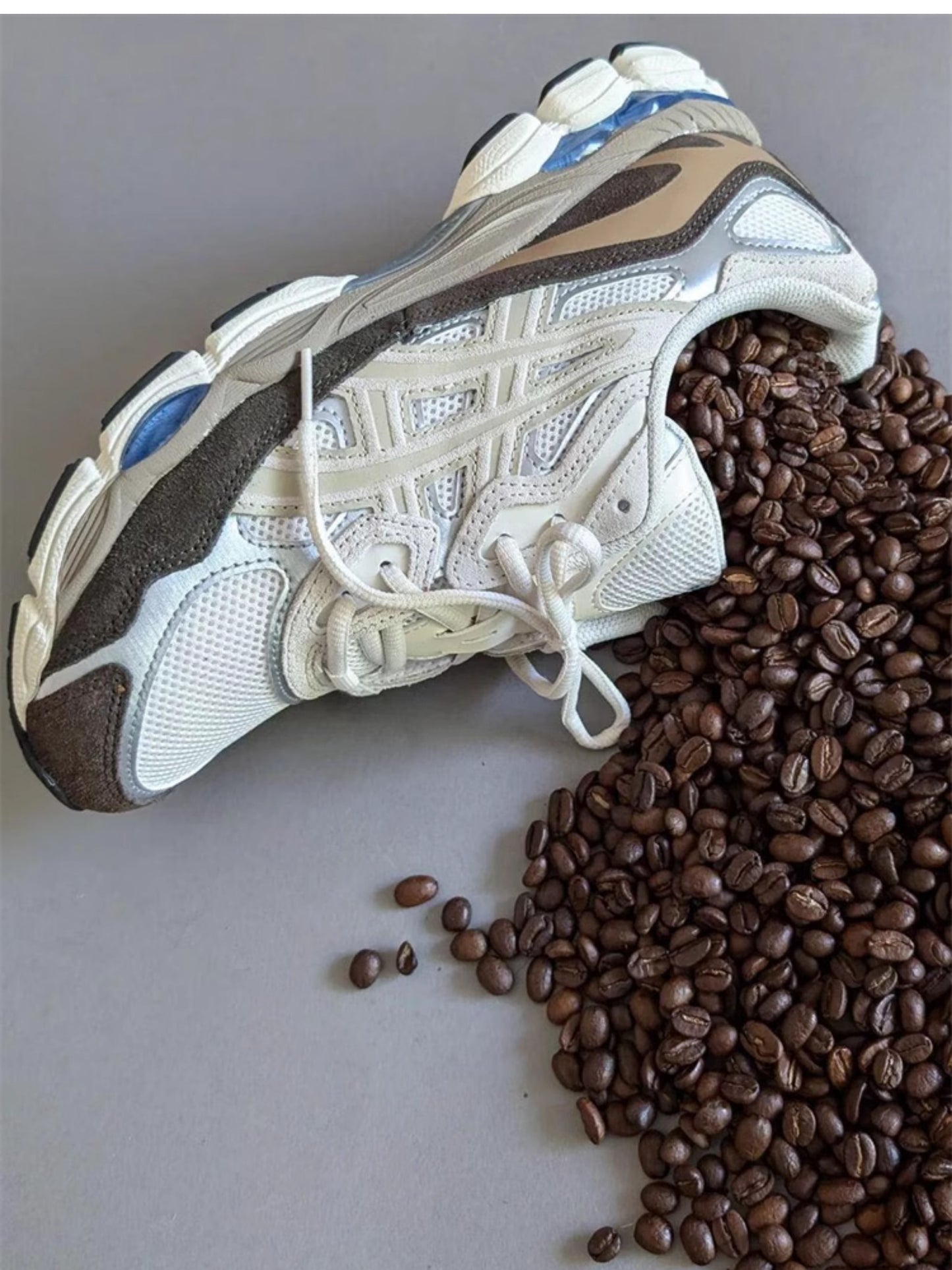 SNEAKER RUNNER