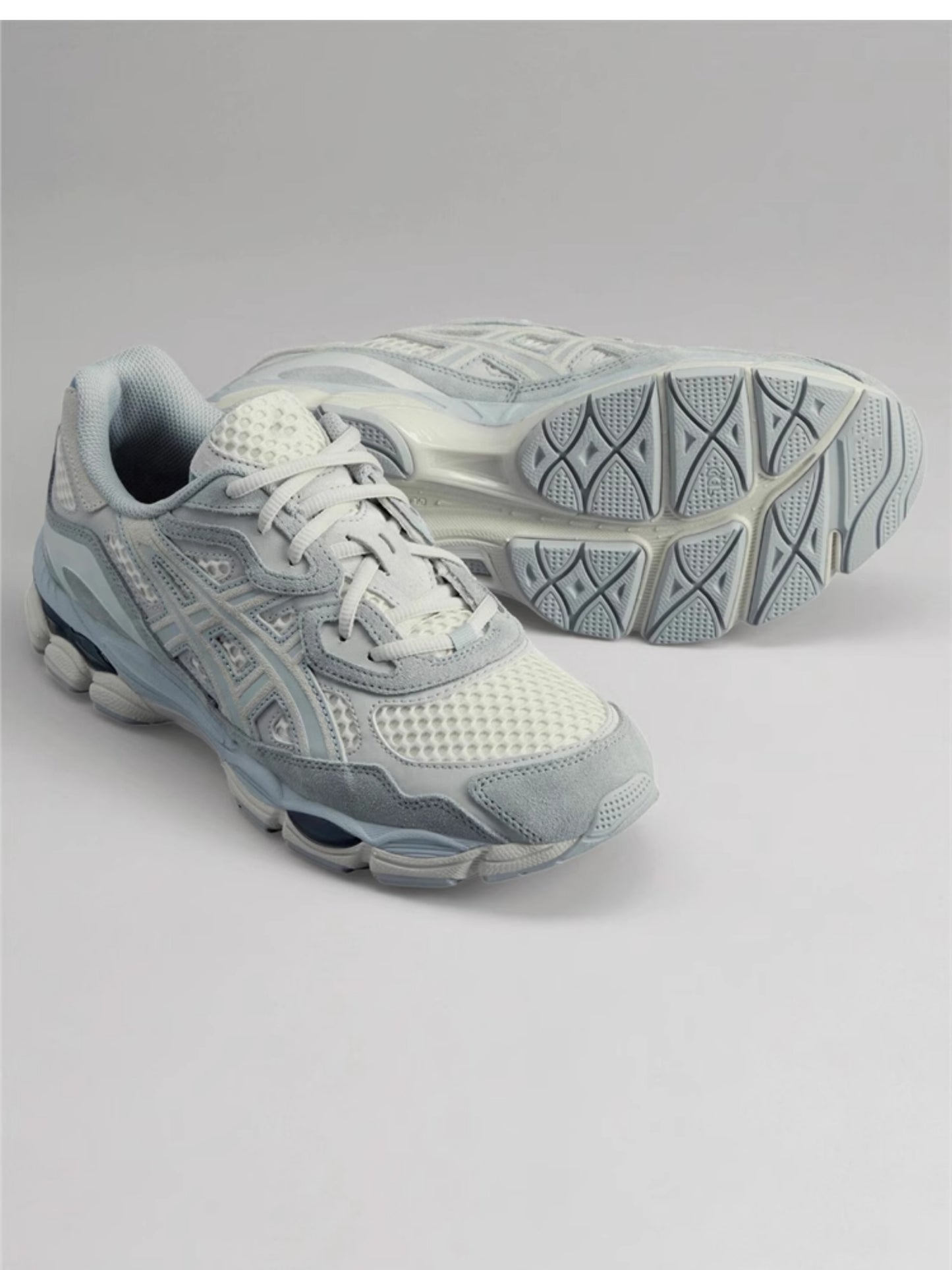 SNEAKER RUNNER