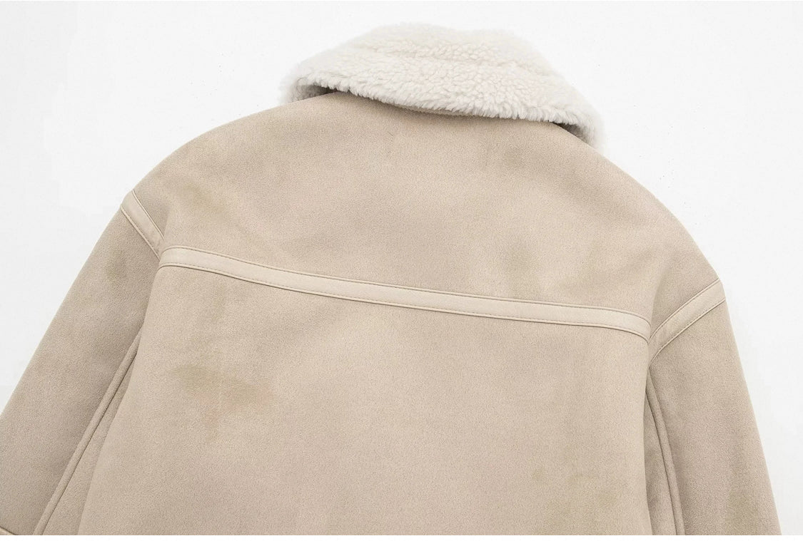 Helle Lederjacke mit Flauschkragen-Ärmel