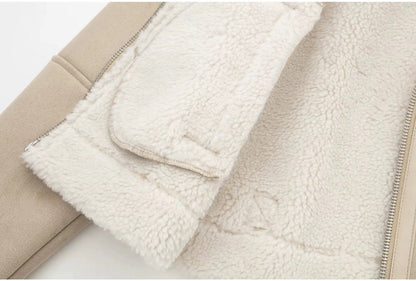 Helle Lederjacke mit Flauschkragen-Ärmel