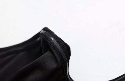 Trendy Kurzkleid mit weißem Ende