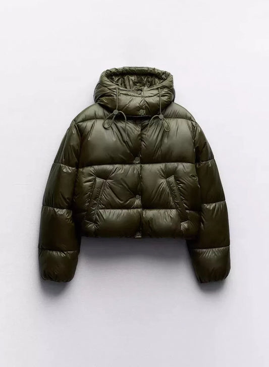 Trendy olivgrüne Pufferjacke