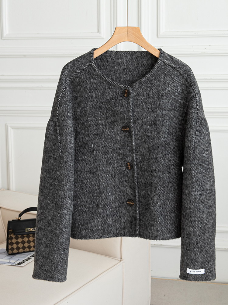 Grauer Strickcardigan