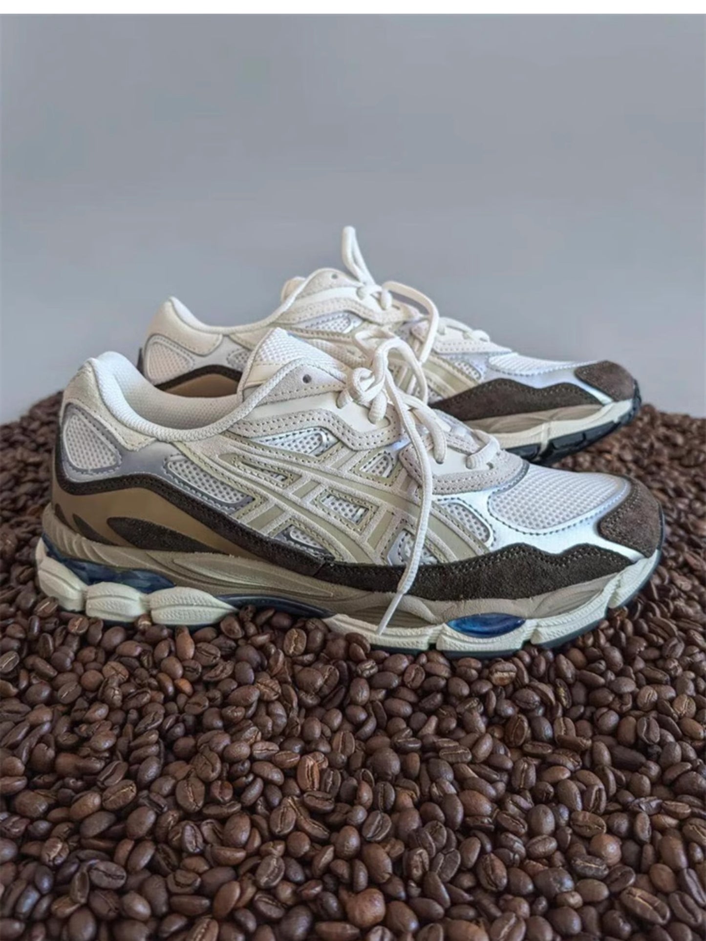 SNEAKER RUNNER