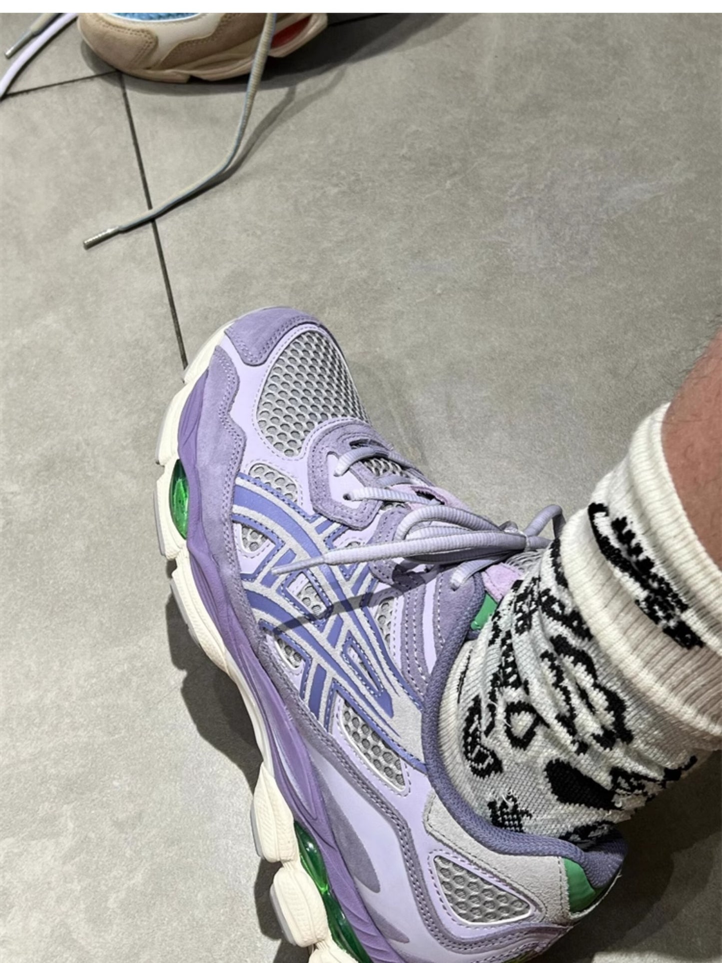 SNEAKER RUNNER