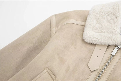 Helle Lederjacke mit Flauschkragen-Ärmel